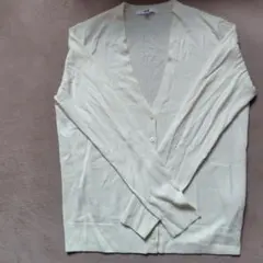 ユニクロ エクストラファインメリノ Vネックカーディガン オフホワイト