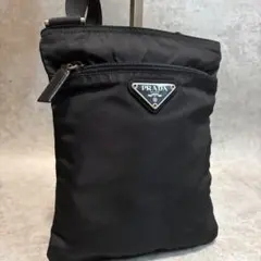 美品 PRADA ショルダーバッグ ナイロン サコッシュ 黒 ボディバッグのサムネイル