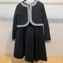 黒のフォーマルドレスとジャケットセット