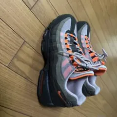 Nike Air Max 95 グレー/オリーブ/オレンジ スニーカー