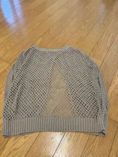 グレー メッシュ編み オープンバック ニットベスト