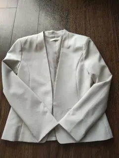 ノーカラージャケット ベージュ