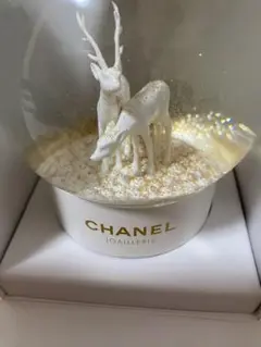 CHANEL スノードーム 白い鹿