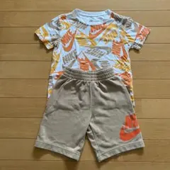 Nike Tシャツとショートパンツセット