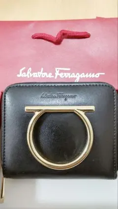 【美品】入手困難　サルヴァトーレフェラガモ ミニ財布　ガンチーニ　ブラック