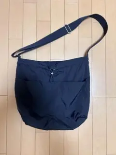 GU ナイロンドローストリングショルダーバッグ（ブラック）