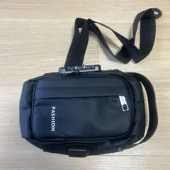 ダイヤルロック付き ショルダーバッグ新品定価6,664円を1,980円送料無料