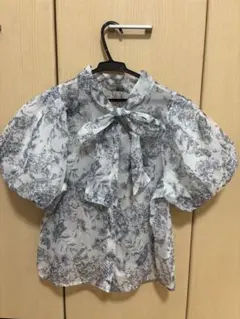 GRL ブラウスのサムネイル
