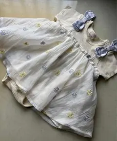 青と白のドレスのロンパース