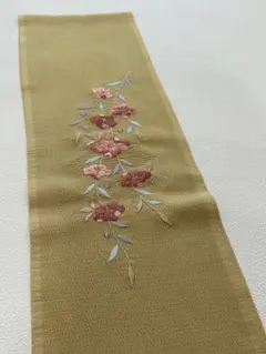 【新品タグ付】豪華刺繍 半衿 おしゃれ衿 芥子色 ちりめん風 洗えるのサムネイル