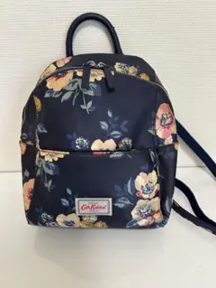 美品　Cath Kidston ネイビー花柄リュック