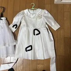 ホワイト長袖ドレスとペチコート