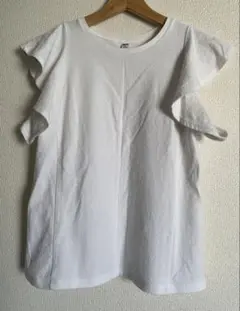 【ユニクロ】　フリルスリーブ　ホワイト　Tシャツ