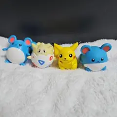 ポケモン　フィギュア　4つ　ピカチュウ　マリル　トゲピー