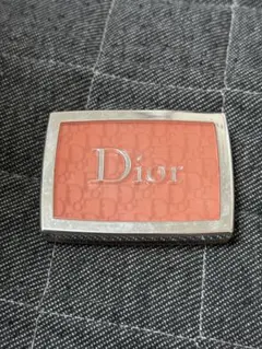 DIOR BACKSTAGE ROSY GLOW 004 CORAL