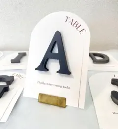 テーブルナンバー 立体的なアルファベット 結婚式 ペーパーアイテム