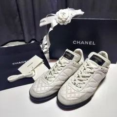 CHANEL スニーカー G40178 ココマーク　サイズ40 定価169400のサムネイル