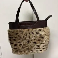 ファーとレザーのハンドバッグ