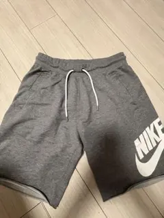 NIKE ショートパンツ グレーのサムネイル