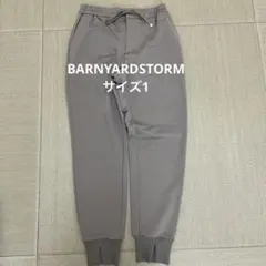 カーキ カジュアルパンツ