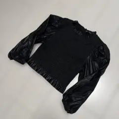 新品未使用　ZARA／ザラ　ブラックスモッキング トップス