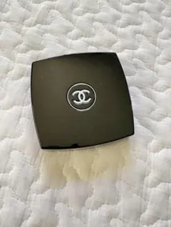 CHANEL 주 콘트라스트 44 나르시스 파우더 티크 난이 있다