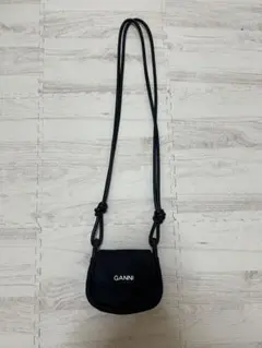 GANNI ガニー Knot Mini Flap Over ミニショルダーのサムネイル