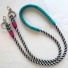 パラコード　スマホショルダー　黒×白×ターコイズブルー×ピンク