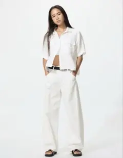 ユニクロ バギーカーブジーンズ 25 ホワイト