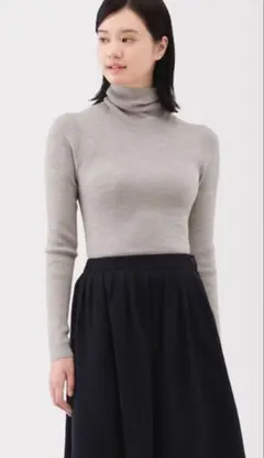 無地無印　ニット　S