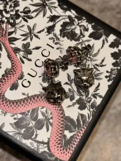 GUCCI キャットヘッドピアス　アンガーフォレスト