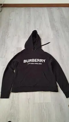 値下げ　BURBERRY ブラック フード付きパーカー　Ｌサイズのサムネイル
