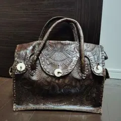 カービングトライブス グレースコンチネンタル ブラウン レザー バッグMサイズ