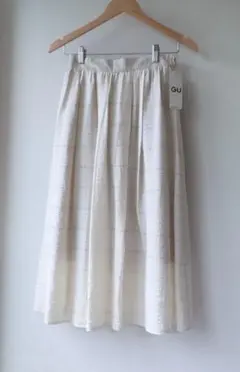 gu フレアスカート