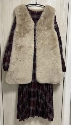 【みーさん専用:ベストのみ！】アーモワールカプリスノ　ファーベスト