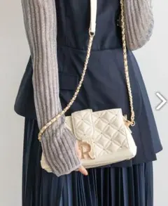 RANDA 2way ゴールドチャームキルティングバッグ アイボリー
