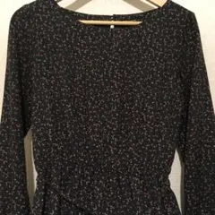 【値下げ】小花柄 ひざ丈ワンピース【ドゥ ファミリー】