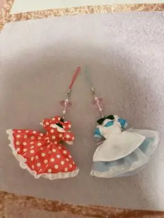 ♡ディズニー　ミニー　アリス　ドレス風キーホルダー　携帯電話クリーナー♡
