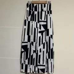 美品✨INGNI Mli'a ML’A 幾何学模様 タイトスカート スリット入り