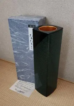 신품 미사용 ★元箱付★津軽塗 ななこ塗 うるわしななこ★一輪挿し 花瓶 角型 黒緑