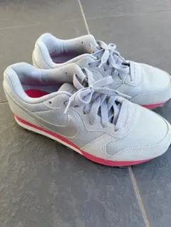 ナイキ　スニーカー　23.5cm