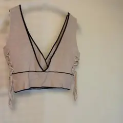 ベージュ Vネック ニットベスト サイドレースアップ