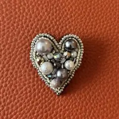 【匿名配送】ビーズ刺繍ブローチ