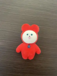 赤いクマ型マスコット