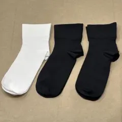 UNIQLO ソックス クルーテーパー 白黒 3足セット 23-25cm