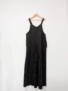 GU スエードタッチ　サロペットパンツ　ノースリーブ　ワンピース　黒　スエード