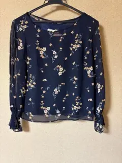 ブラウス　ビーラディエンス　紺色　花柄　長袖　OL通勤服　フリーサイズのサムネイル