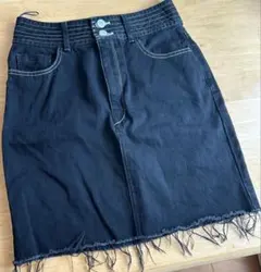 ブラックデニムスカート フリンジ 切りっぱなし 台形 美脚 シンプル