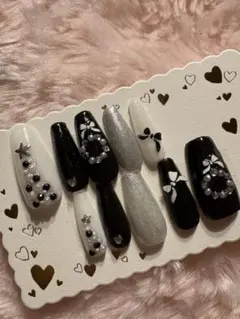 クリスマスネイル ブラックandホワイト ツリーリース シンプル リボン