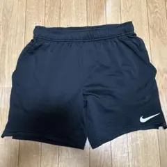Nike 黒 ハーフパンツ ポケット付き